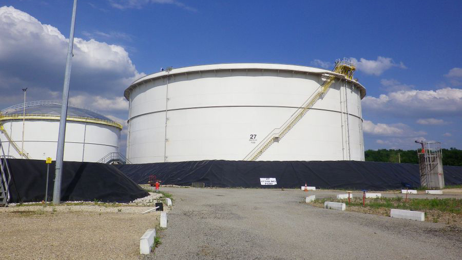 Le dépôt pétrolier de Saint-Gervais-en-Belin